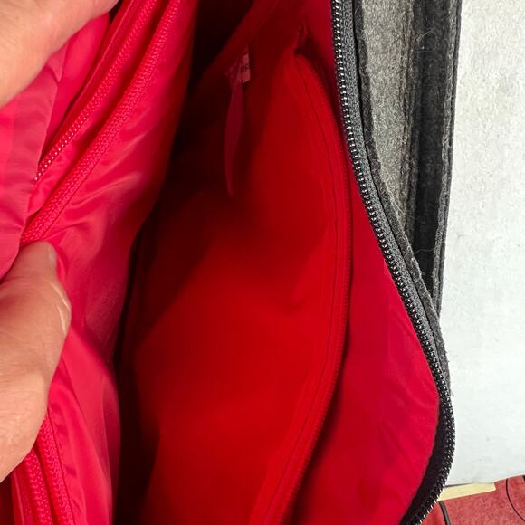 OGIO Brooklyn FELT Messenger Crossbody Bag Red Interior Organizer Pockets EUC - Picture 7 of 12